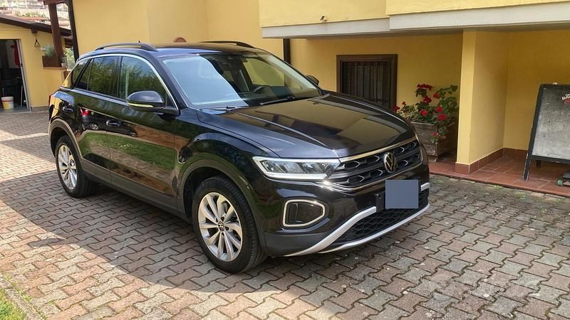 Usata VW T-Roc 115 CV (84 kW) 2022 Nero SUV