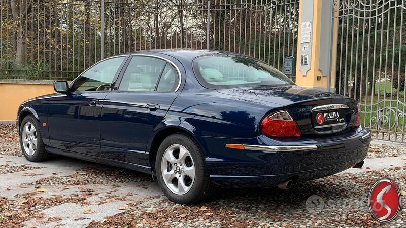 Usato 2002 Jaguar S-Type 4.0 Benzin 276 CV (11.000 €)