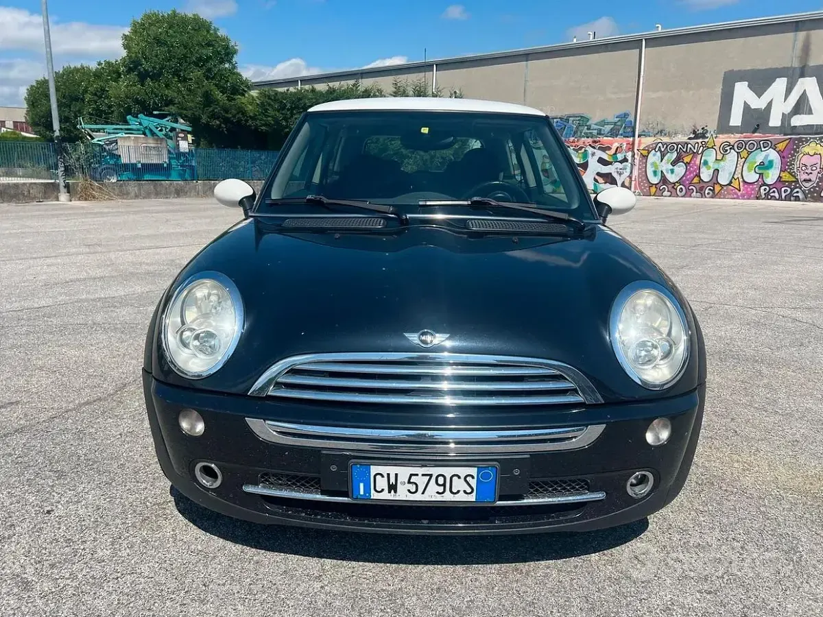 Usata Mini Cooper 116 CV (85 kW) 2005 Nero Utilitaria