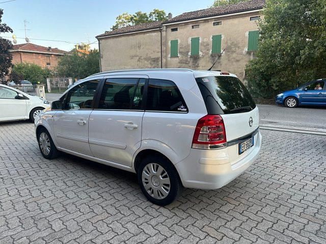 Usata Opel Zafira 150 CV (110 kW) 2013 Bianco Monovolume
