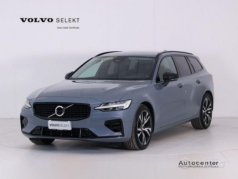 Usata Volvo V60 Plus 163 CV (119 kW) 2022 Grigio Station wagon