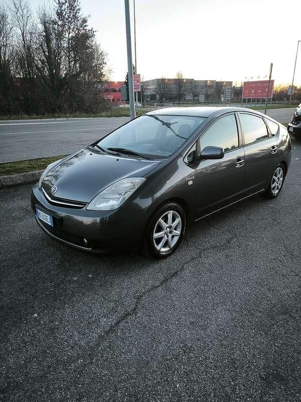 Usata Toyota Prius 77 CV (56 kW) 2006 Utilitaria