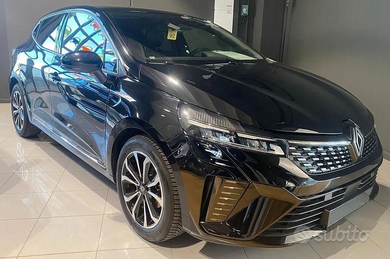 Usata Renault Clio V Techno 91 CV (66 kW) 2025 Nero Berlina