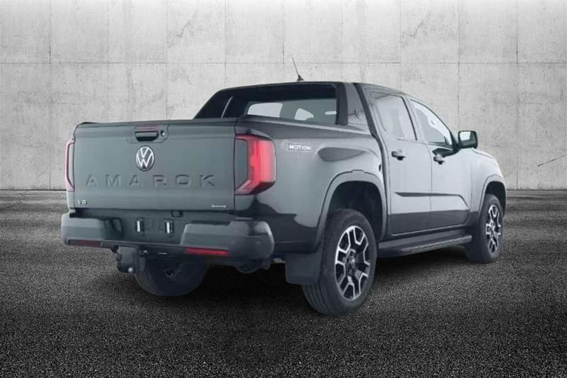 Usata VW Amarok Aventura 241 CV (177 kW) 2023 Nero Pick-up