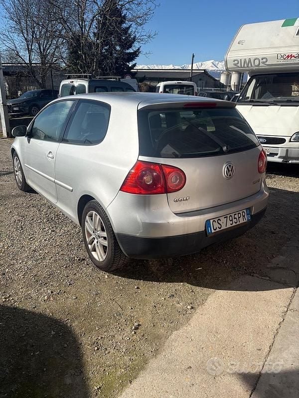 Usata VW Golf Comfortline 2005 Grigio Coupé