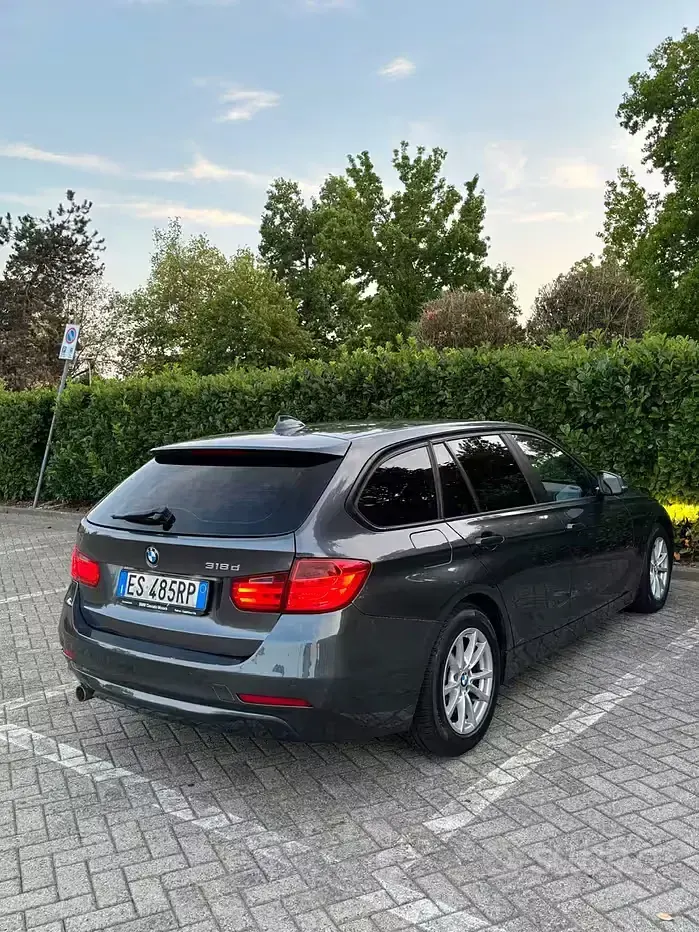 Usata BMW 318 143 CV (105 kW) 2013 Nero Station wagon