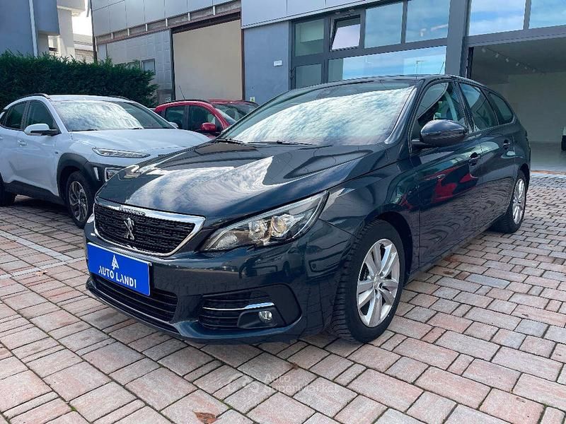 Usata Peugeot 308 SW Active 102 CV (75 kW) 2020 Blu Station wagon
