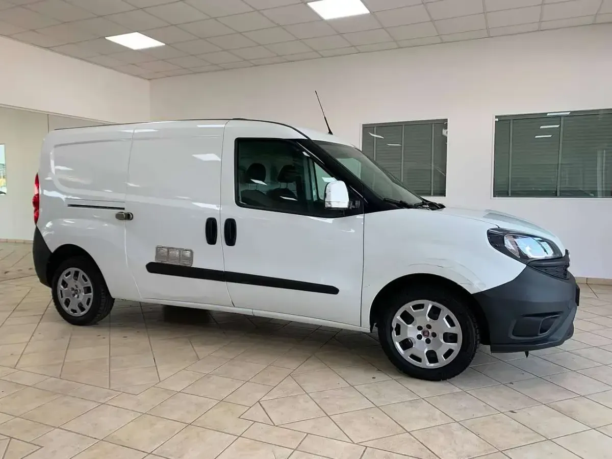 Usata Fiat Doblò 120 CV (88 kW) 2019 Bianco Monovolume