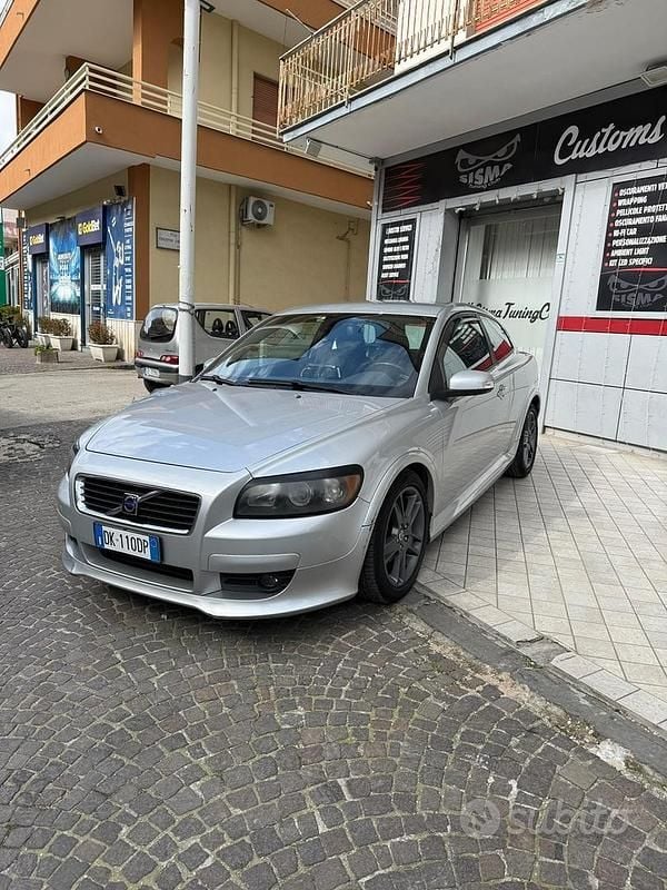 Usata Volvo C30 110 CV (80 kW) 2006 Grigio Utilitaria