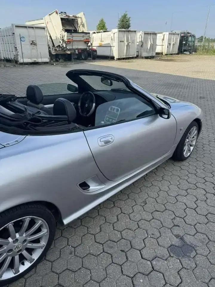 Usata MG TF 116 CV (85 kW) 2004 Argento Cabrio