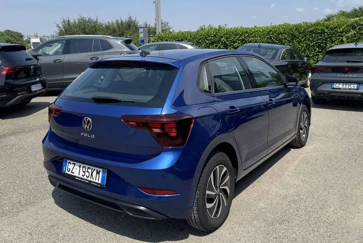 Usata VW Polo Life 95 CV (69 kW) 2025 Reef blu met Utilitaria