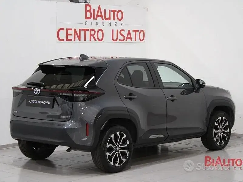 Usata Toyota Yaris Cross Trend 116 CV (85 kW) 2022 Grigio SUV