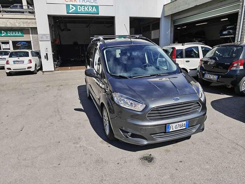 Usata Ford Tourneo Courier 95 CV (69 kW) 2017 Monovolume