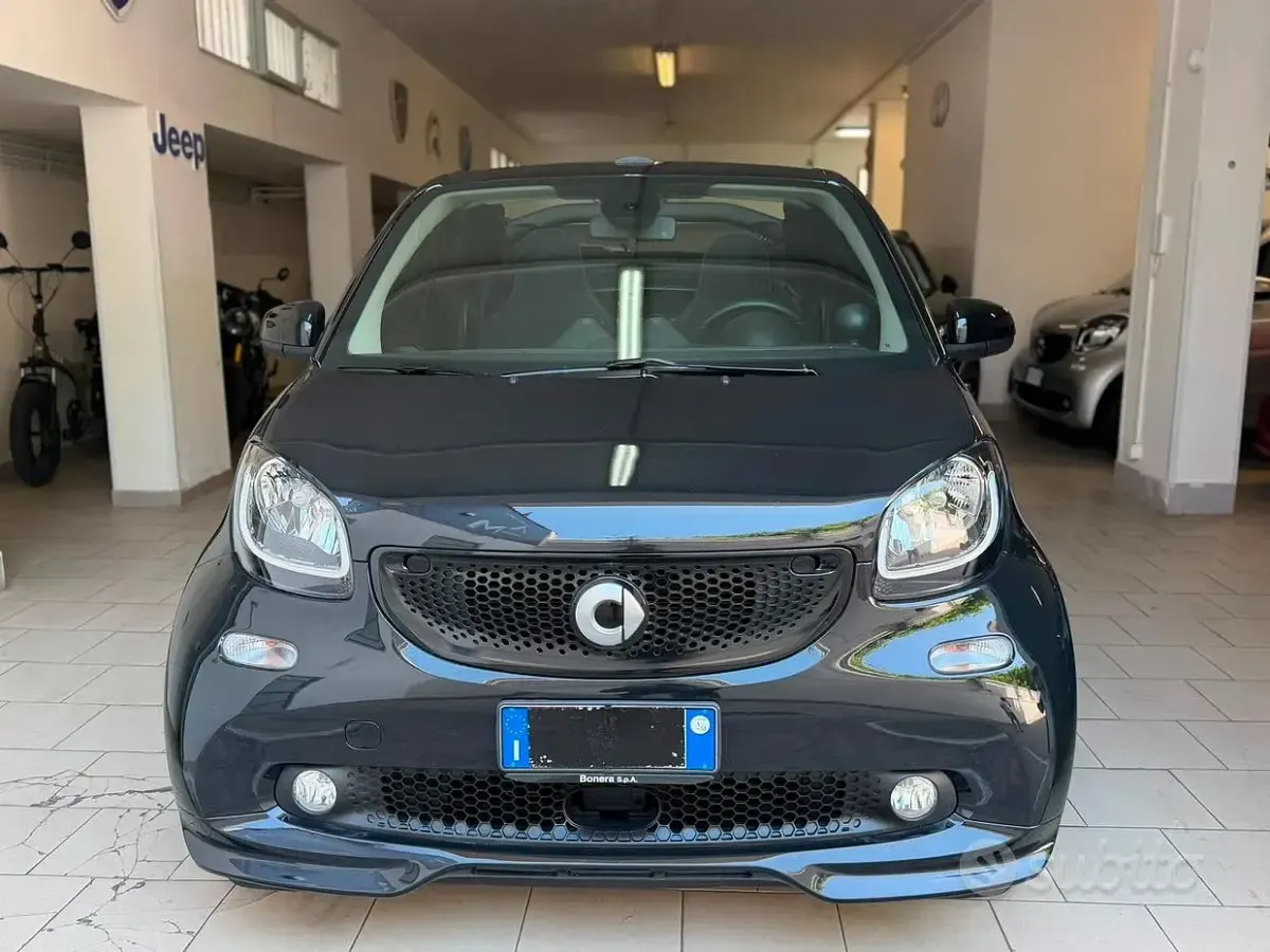 Usata Smart ForTwo Cabrio Passion 90 CV (66 kW) 2019 Nero Cabrio