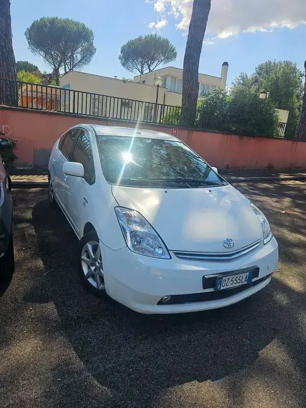 Usata Toyota Prius 72 CV (52 kW) 2010 Utilitaria