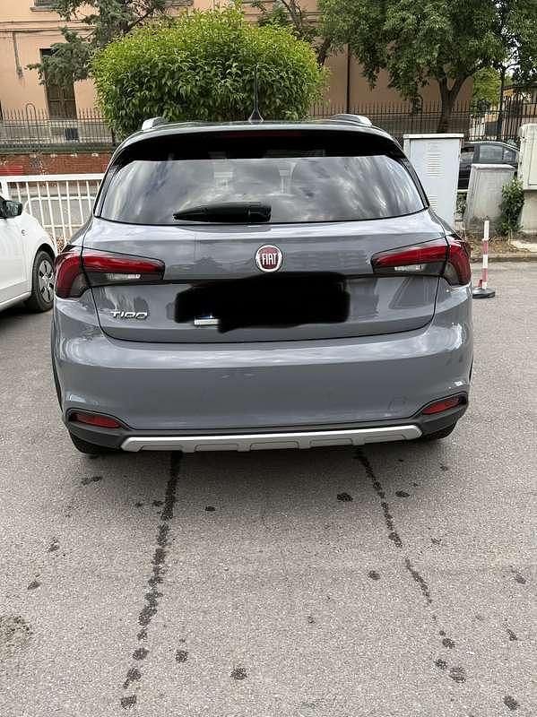 Usata Fiat Tipo Cross 131 CV (96 kW) 2022 Berlina