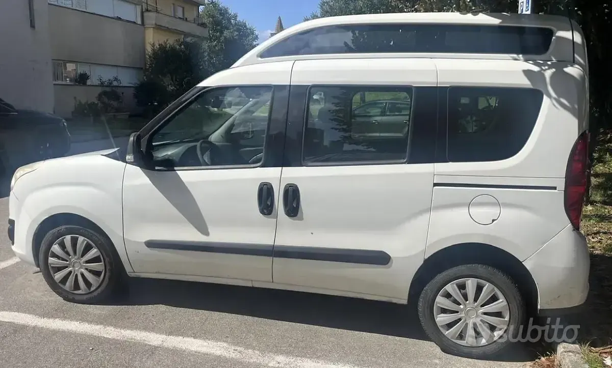 Usata Opel Combo 2015 Bianco Monovolume