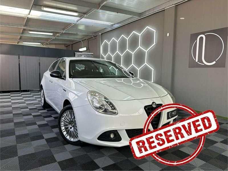 Bianco Usata 2011 Alfa Romeo Giulietta Distinctive Due volumi | 6490 € (Buon prezzo) - Immagine 1/4