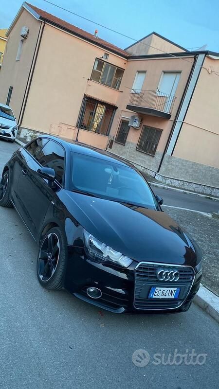 Nero Usata 2010 Audi A1 Due volumi | 6200 € (Buon prezzo) - Immagine 1/4