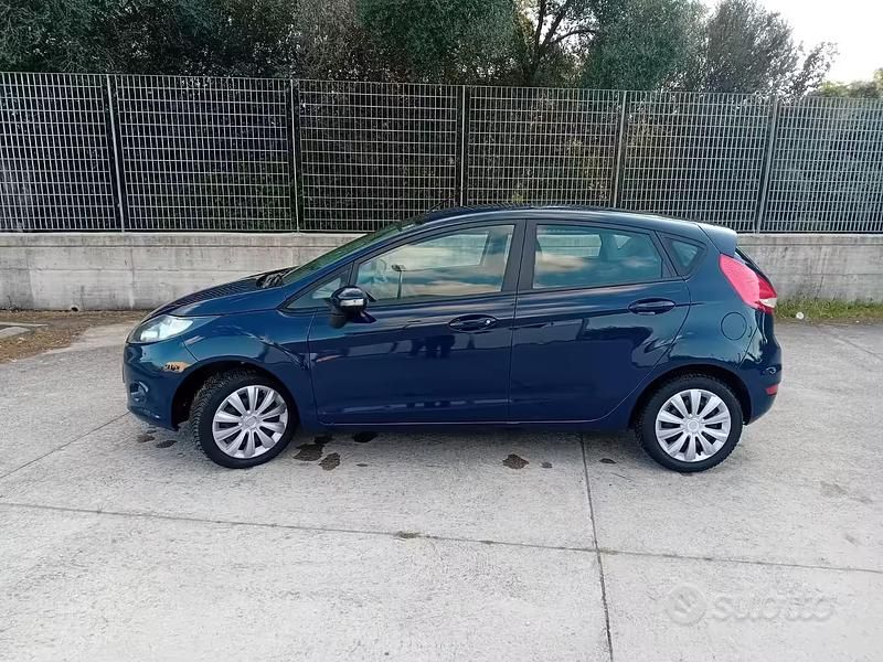 Usata Ford Fiesta 70 CV (51 kW) 2010 Blu Utilitaria