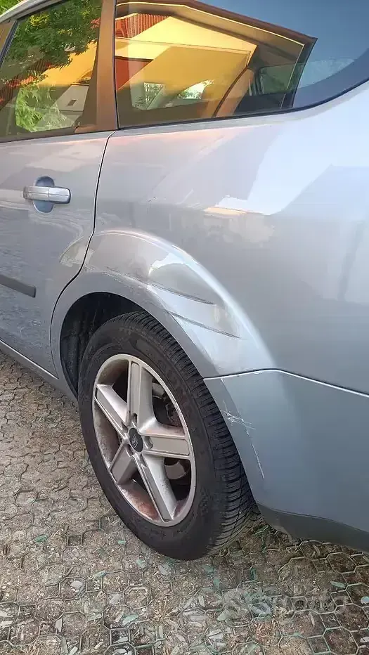 Usata Ford Focus 109 CV (80 kW) 2006 Bluazzurro Station wagon