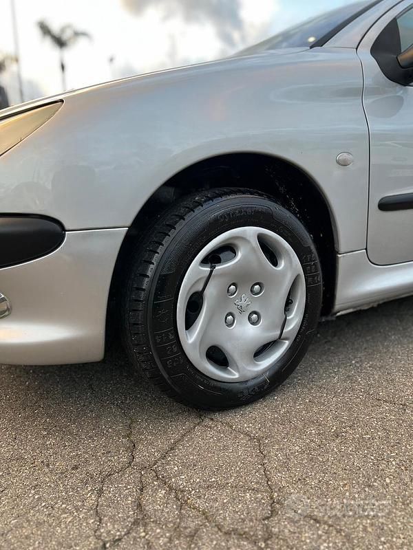 Usata Peugeot 206 60 CV (44 kW) 2002 Grigio Berlina