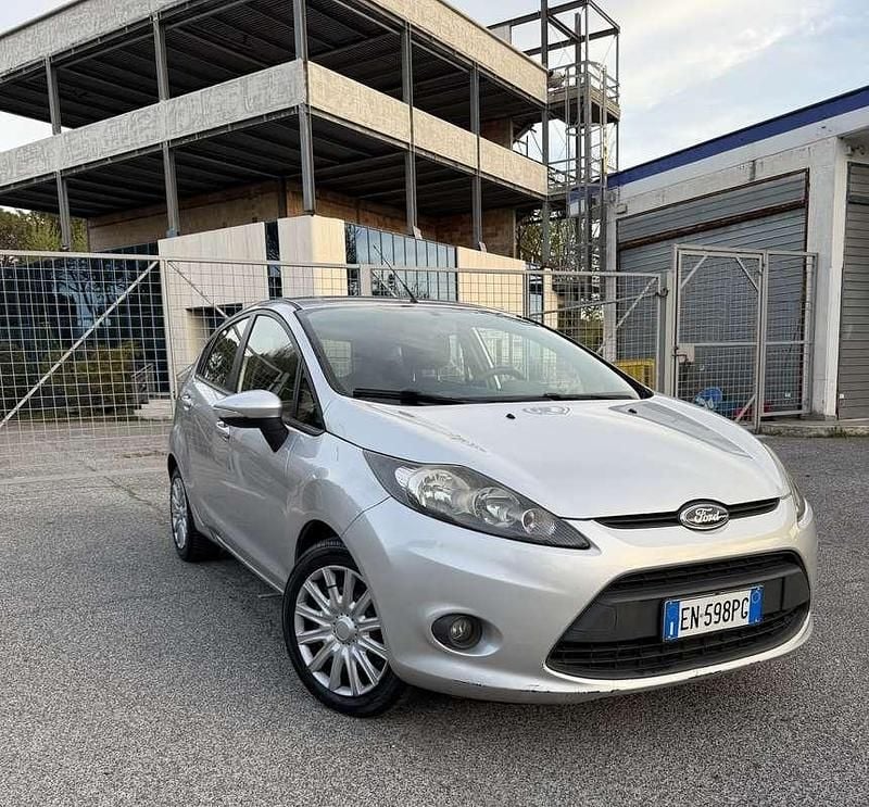 Usata Ford Fiesta Titanium 82 CV (60 kW) 2012 Utilitaria