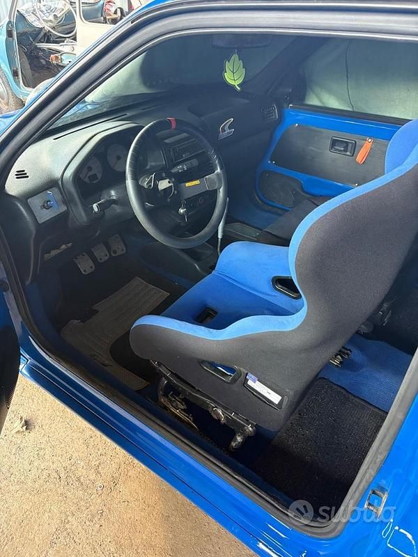 Usata Peugeot 106 2000 Utilitaria