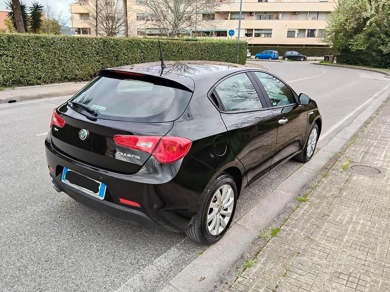 Usata Alfa Romeo Giulietta 120 CV (88 kW) 2018 Nero Utilitaria
