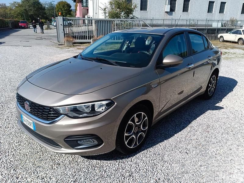 Usata Fiat Tipo Opening Edition 95 CV (69 kW) 2019 Oro Berlina