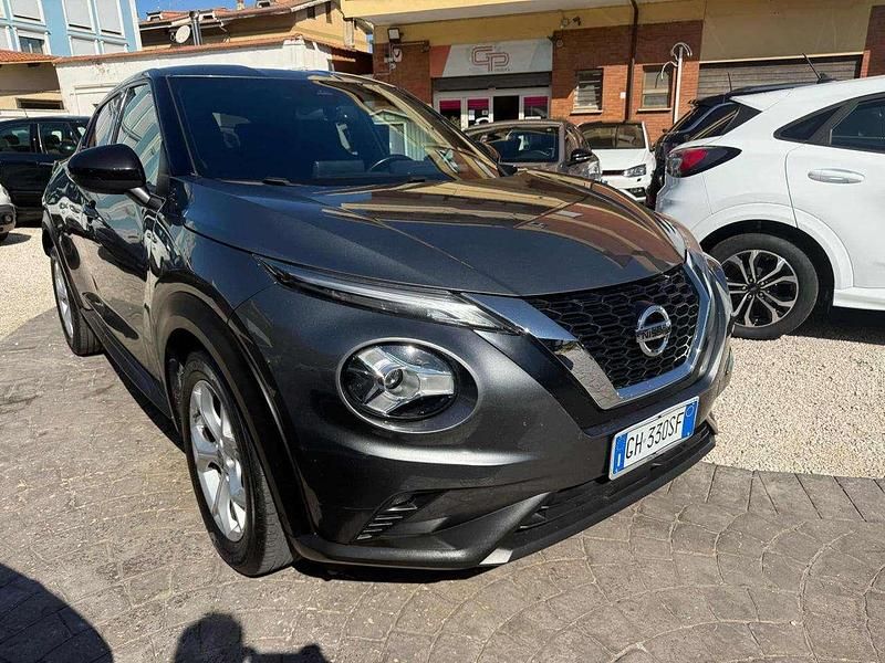 Grigio Usata 2022 Nissan Juke N-Connecta SUV | 14.500 € (Buon prezzo) - Immagine 1/4