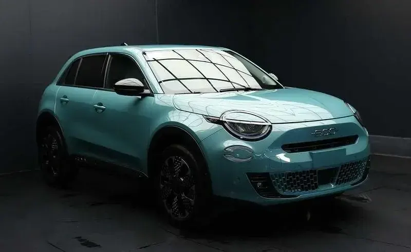 Nuova Fiat 600 La Prima 135 CV (99 kW) 2025 Blu SUV