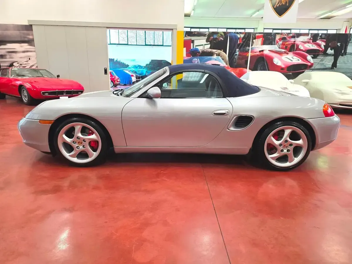 Usata Porsche Boxster 252 CV (185 kW) 2001 Argento Cabrio