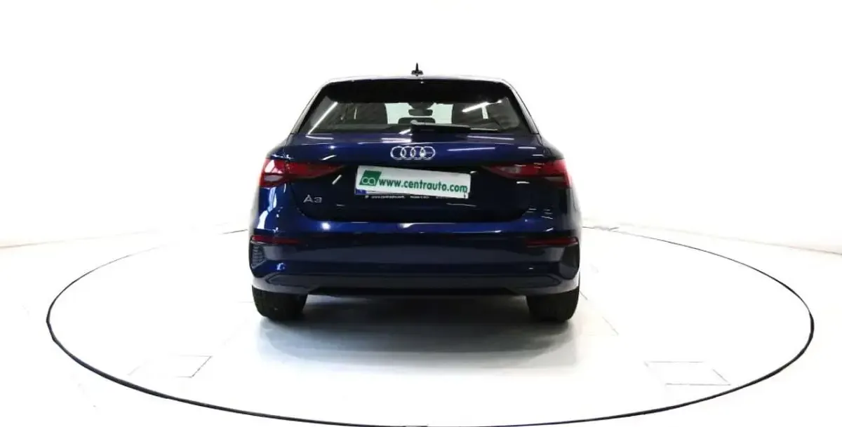 Usata Audi A3 Advanced Plus 116 CV (85 kW) 2023 Blu scuro Berlina