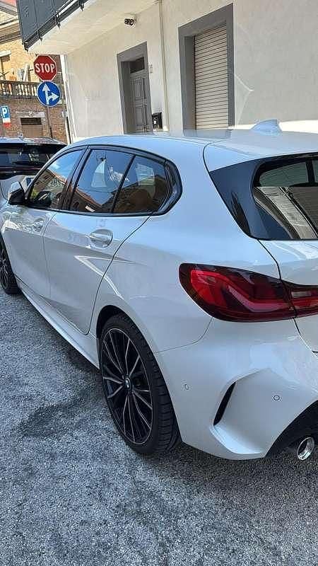 Usata BMW 118 M Sport 150 CV (110 kW) 2023 Bianco Utilitaria