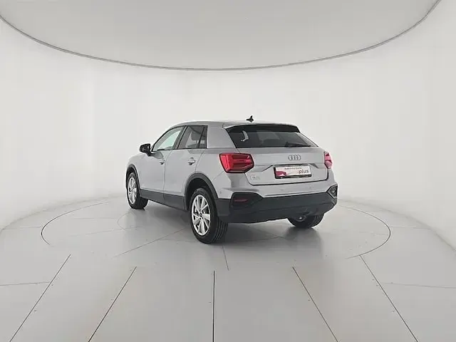 Usata Audi Q2 Business 116 CV (85 kW) 2024 Argento floret metallizzato SUV