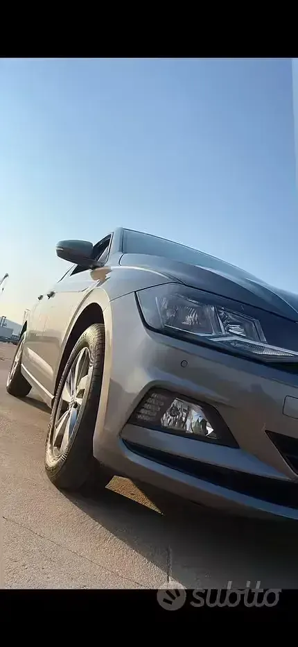Usata VW Polo 95 CV (69 kW) 2021 Grigio Utilitaria