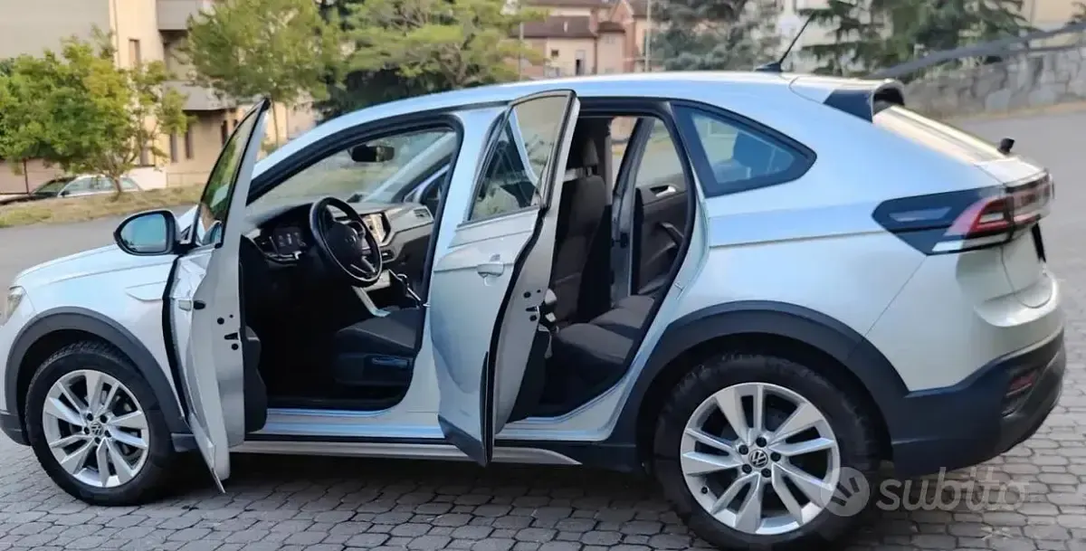 Usata VW Taigo 95 CV (69 kW) 2022 Grigio SUV