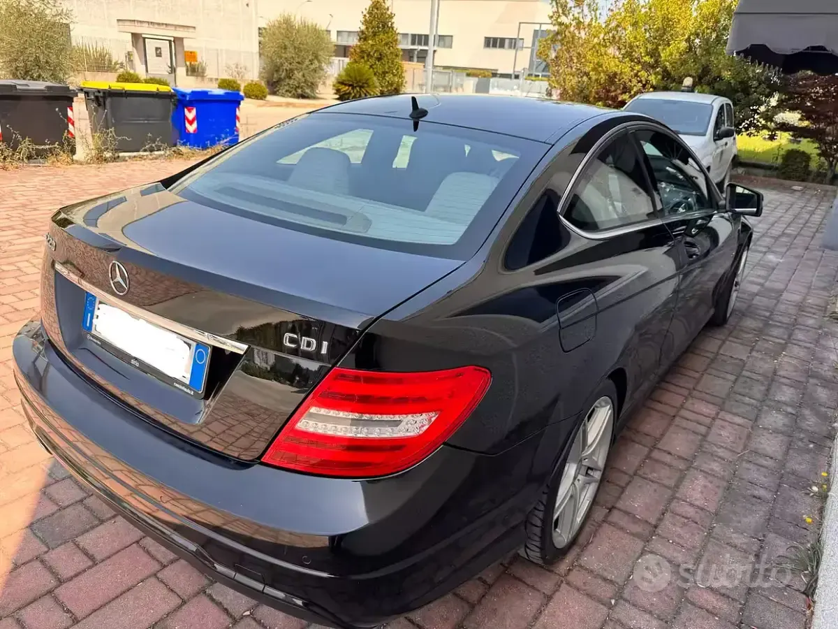 Usata Mercedes C220 170 CV (125 kW) 2013 Nero Coupé