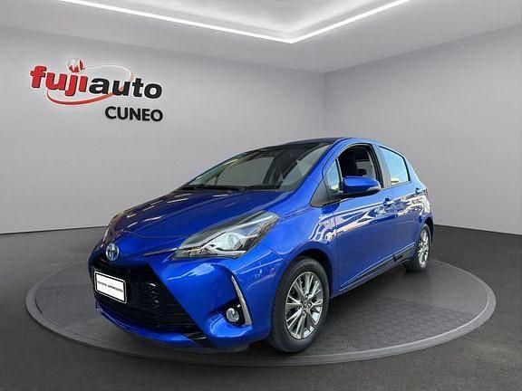 Blu Usata 2017 Toyota Yaris Hybrid Active Due volumi | 12.400 € (Buon prezzo) - Immagine 1/4