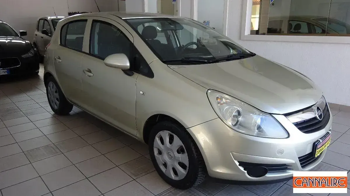 Usata Opel Corsa Cosmo 75 CV (55 kW) 2008 Oro Utilitaria