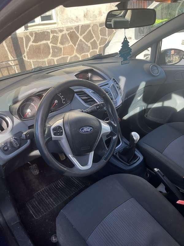 Usata 2011 Ford Fiesta Titanium Due volumi | 2400 € (Super prezzo) - Immagine 1/4
