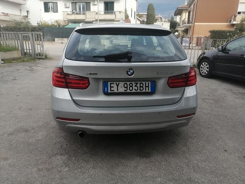 Usata BMW 320 Efficient Dynamics 184 CV (135 kW) 2014 Argento Berlina