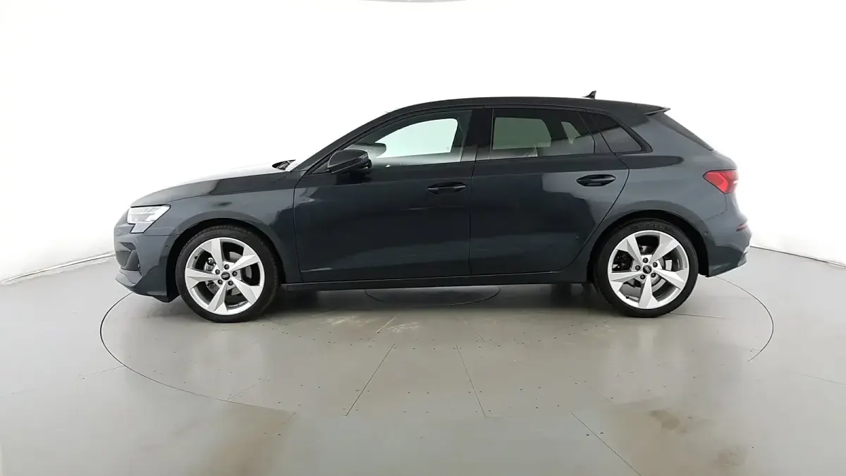 Usata Audi A3 Business 116 CV (85 kW) 2025 Grigio manhattan Berlina