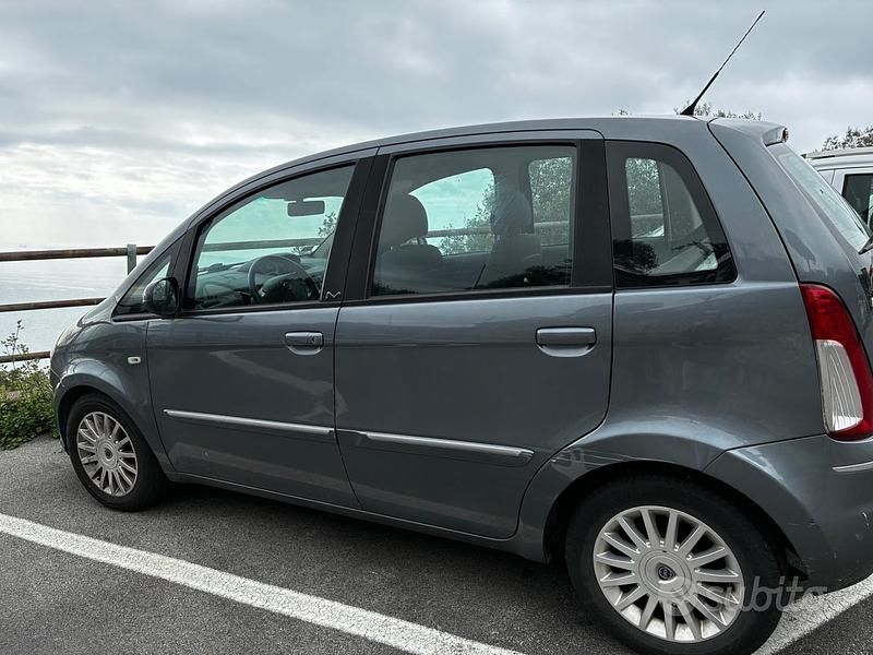 Usata Lancia Musa 2011 Grigio Monovolume