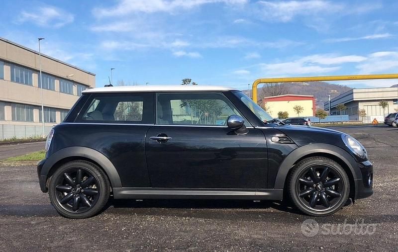 Usata Mini ONE 75 CV (55 kW) 2011 Nero Utilitaria