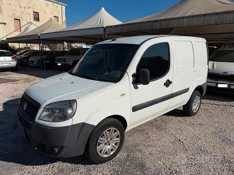 Käytetty Fiat Doblò Dynamic 85 HP (62 kW) 2006 Valkoinen Tila-auto