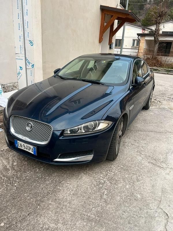 Usata Jaguar XF 190 CV (139 kW) 2012 Blu Berlina