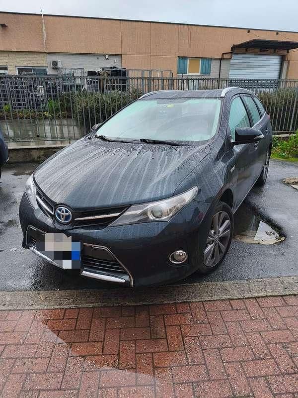 Usata Toyota Auris Hybrid Active 99 CV (72 kW) 2014 Station wagon