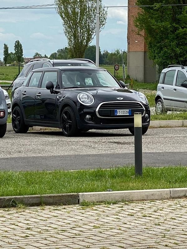 Usata Mini ONE 102 CV (75 kW) 2015 Nero Utilitaria